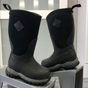 Kids Muck Rugged II Tall Boots – Black – Infant Size 8